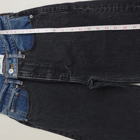 Abercrombie and fitch Curve Love High Rise 90s Relaxed Jean - Picture 4 of 16
